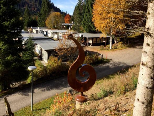 große und kleine Kunstwerke auf unserem Platz sind uns ein Anliegen