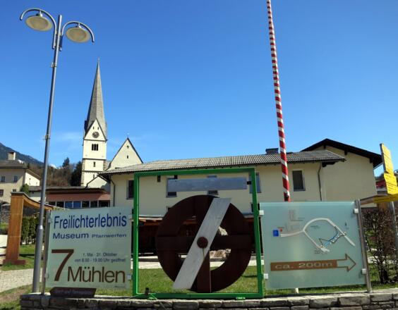 In Pfarrwerfen beginnt der gut beschilderte Weg zu den sieben Mühlen.