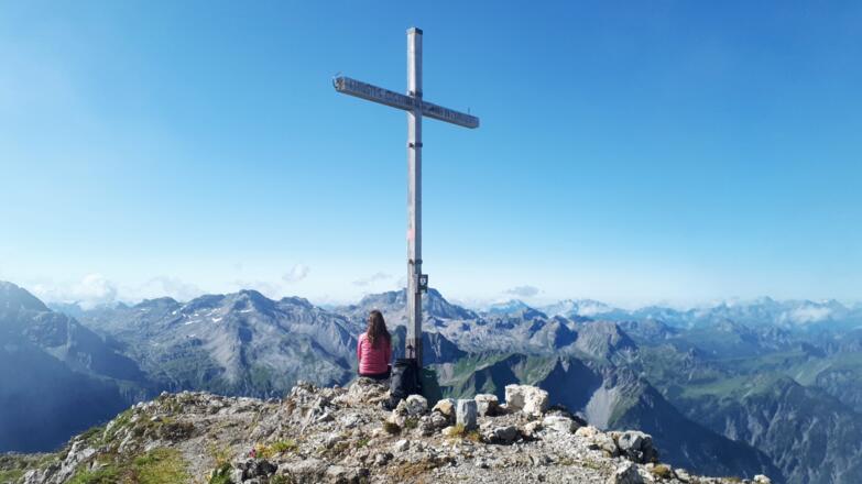 Alpine Hüttenwanderung Schadonagebiet
