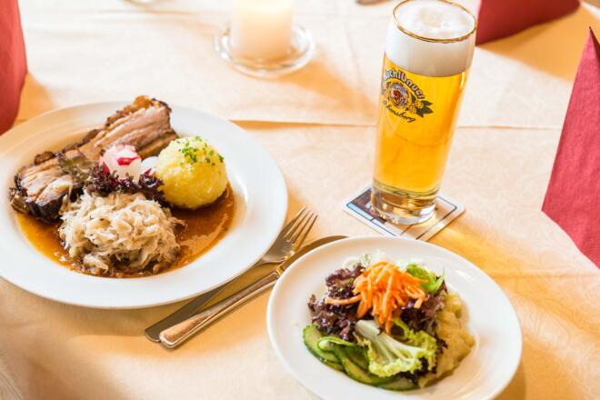 Niederbayerischer Schweinsbraten mit Bier