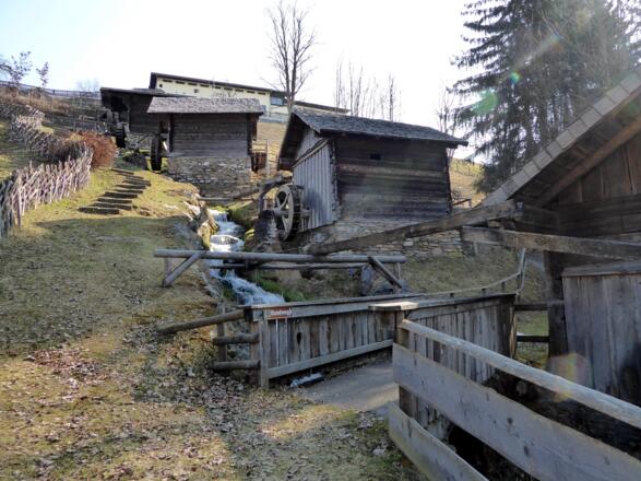 Die Gmachmühlen am Pfarrwerfener Mühlbachl.