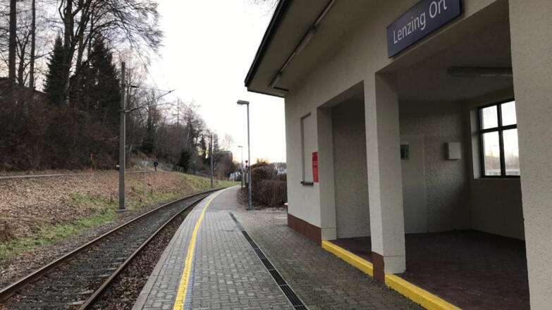 Bahnhof Lenzing1