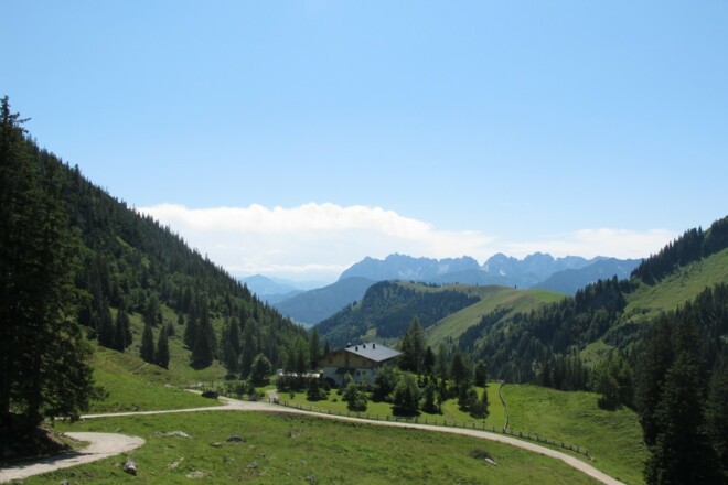 Blick von der Priener Hütte auf das Kaisergebirge