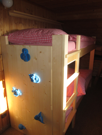 Bouldere ins Stockbett auf der Braunberghütte