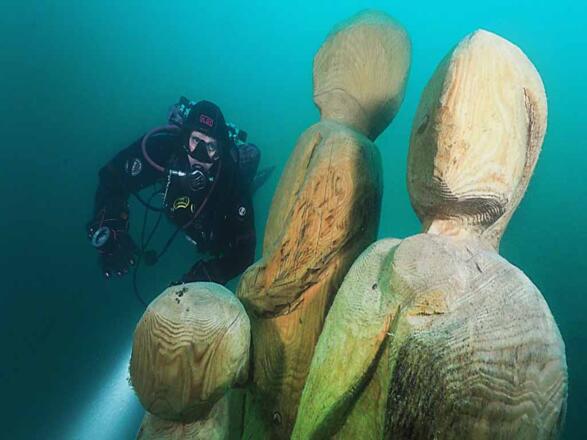 Angelika Neuhofer 3 tour