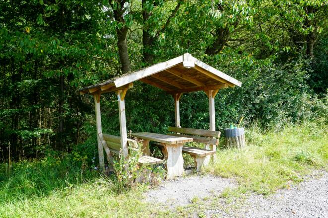 Rasthütte am Wegesrand