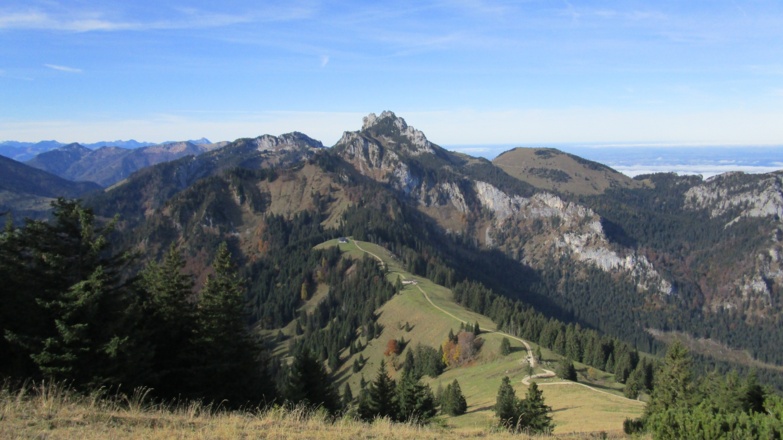 Blick von der Hochplatte zur Kampenwand