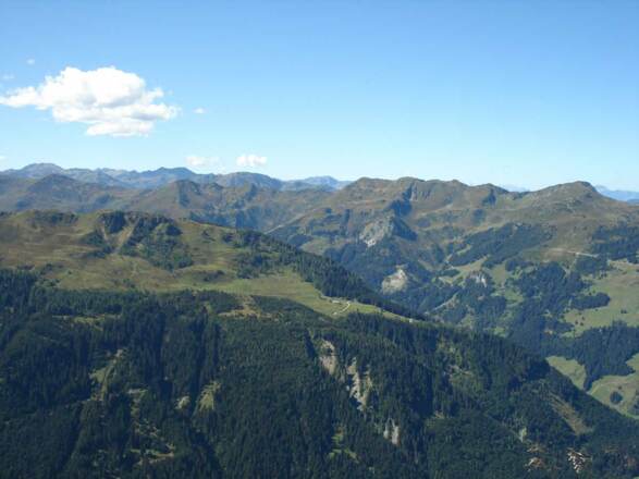 Spießnägel (vorne) und Brechhorn (rechts hinten)