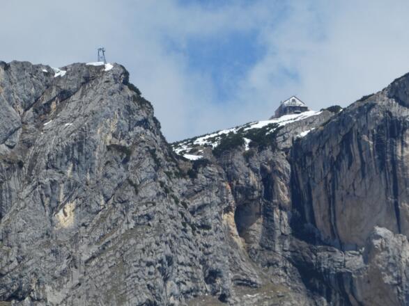 Stöhrhaus vom Aufstieg aus gesehen
