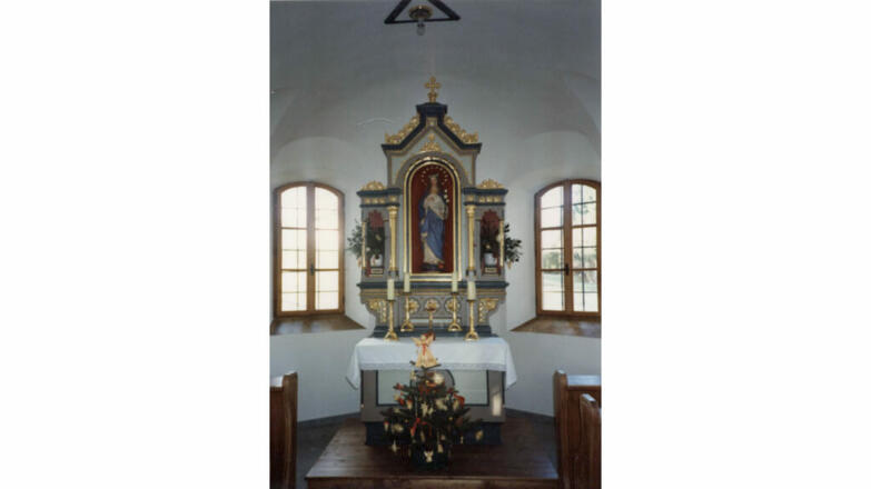 Altar in der Dorfkapelle Litzlberg im Dezember