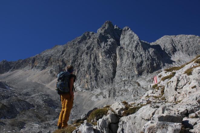Blick zum Bayerländerturm