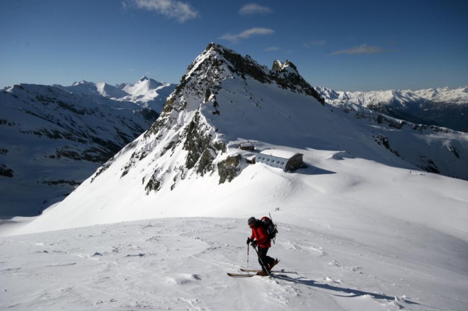 Anstieg hinter der Hütte