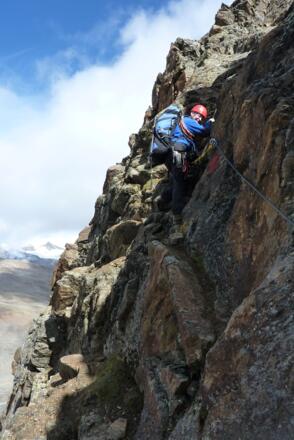 versicherter Steig am Felsriegel im Hochjochferner