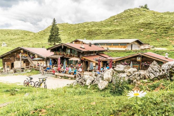 Walleralm Wandern Einkehr Hütte Alm