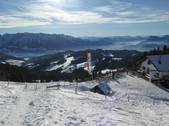 Erlerberg Winter Schnee Winterwandern Altkaseralm Hütte Einkehr