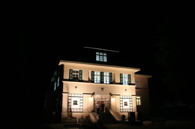 Kunsthaus Deutschvilla in der Nacht