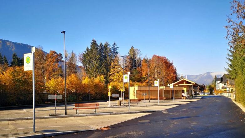 Busbahnhof Strobl Busspuren