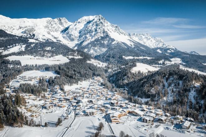 Scheffau_Ortsansicht Winter_Wilder Kaiser
