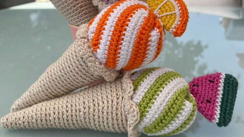 Austrian-Knitting-Girl