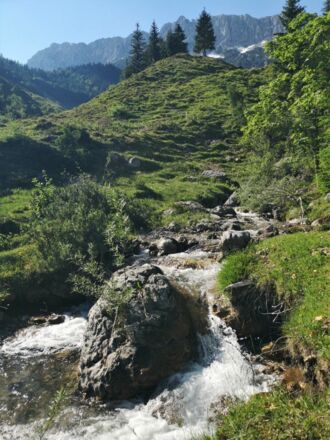 Scheffau_Bach_Richtung Kaiseralm_Wilder Kaiser