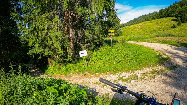 Abzweiger Kreuzung Hoisnrad
