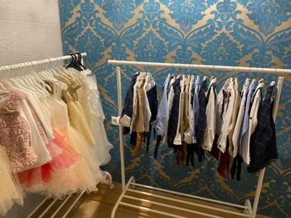 Mona's Boutique