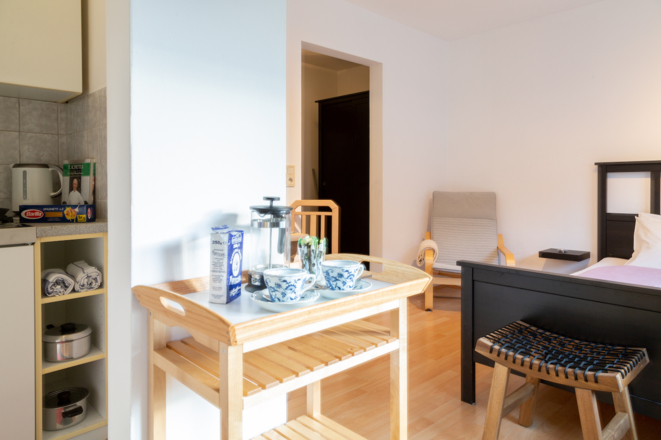 Küche Blick ins Zimmer