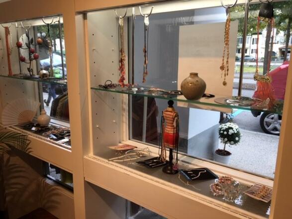 Mona's Boutique