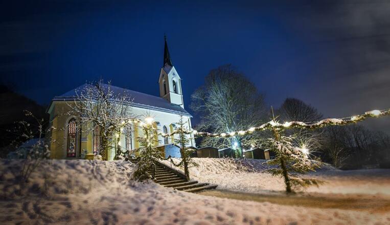 Kirche Guggenthal Advent