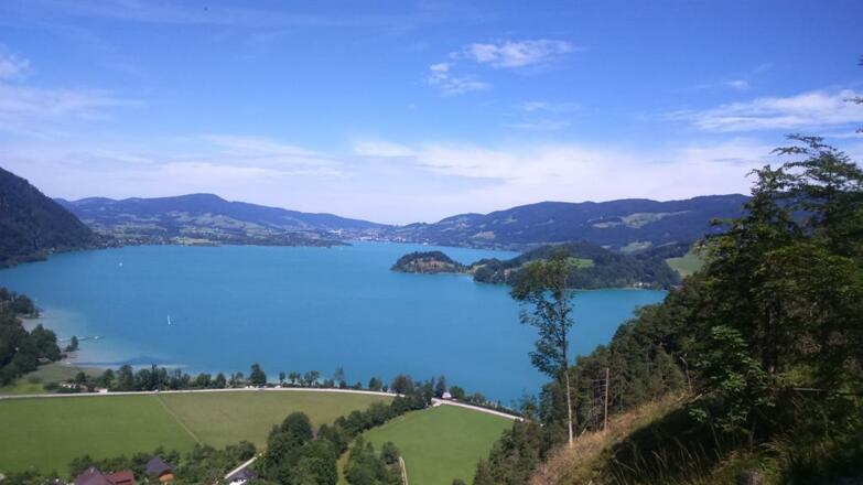 Blick am Weg zur Eisenau Alm zum Mondsee