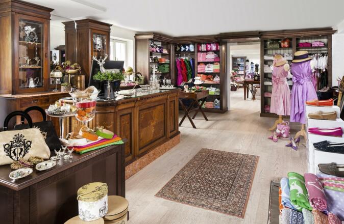 Schloss Fuschl_Shopping at Schloss Ladl