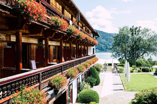 Südseite mit seitlichem Seeblick und direktem Bergblick