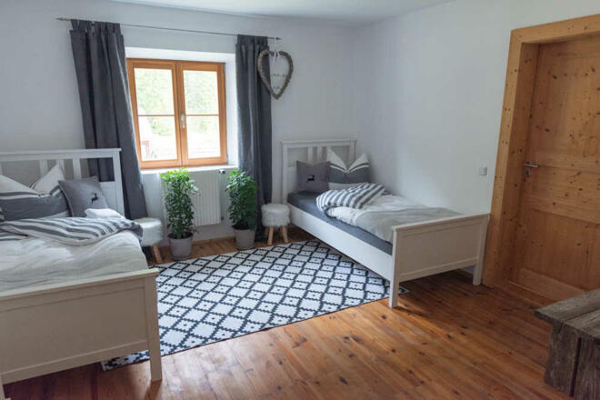 Schlafzimmer 4