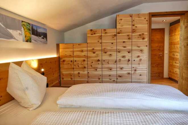 Schlafzimmer App. 8