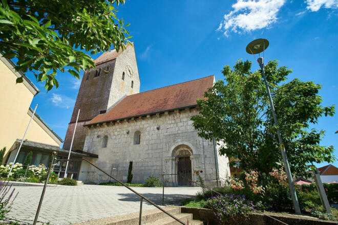 Romanische alte St. Andreas Kirche