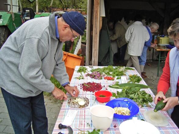 Wildkräuterführung Gisela Hafemeyer