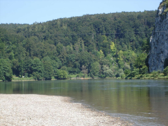 Kiesstrand an der Donau in Kelheim Stausacker im Altmühltal