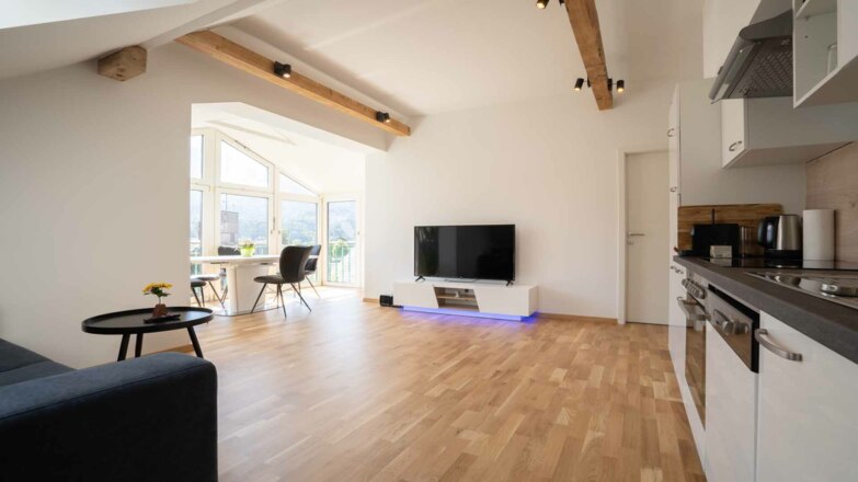 Bad mit Dusche und WC der \"Modernen Ferienwohnung mit Ausblick\"