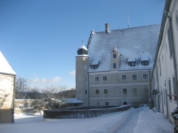 Hotel Schloss Eggersberg, Westfassade