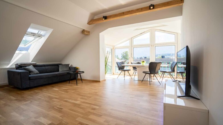 Schlafzimmer mit 2 Einzelbetten der \"Modernen Ferienwohnung mit Ausblick\"