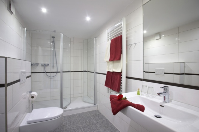 Hotel zur Sonne Bad Gögging Zimmer Bad