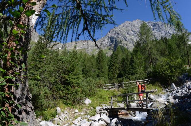 Bald hinter der Schwörzalm beginnt die Wildnis der Rieserfernergruppe.