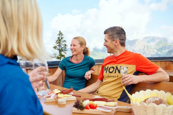 Brettljause im Bergrestaurant Sonnenkopf genießen