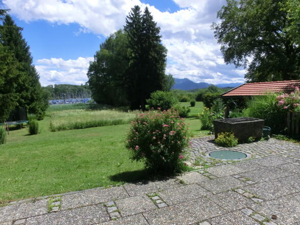 Terrassenblick auf den Chiemsee