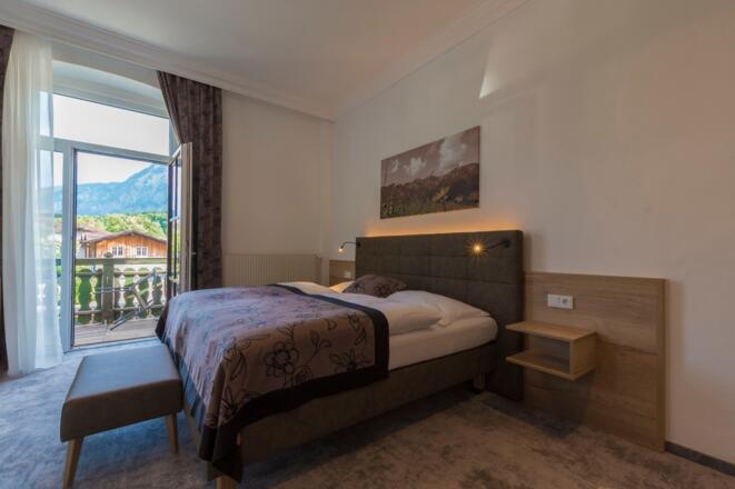 Zimmer mit Balkon