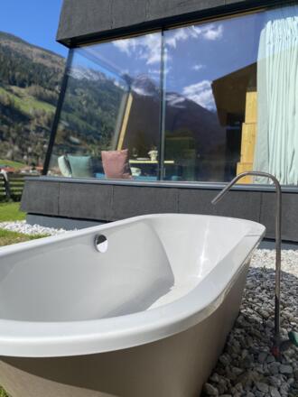 A6F05619-D129-414B-B3F8-D75094D19523