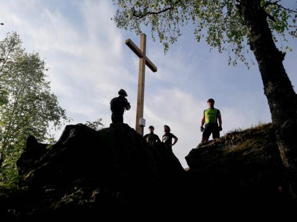 Kastenstein mit neuem Gipfelkreuz