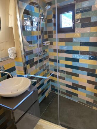 4F066DBD-C343-4175-B111-D2D0D5923461