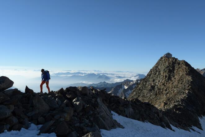 Anstieg zum Wilden Freiger, Blick auf Becherhaus
