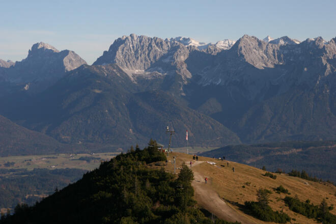 Ostrücken - Im Hintergrund Karwendelgebirge